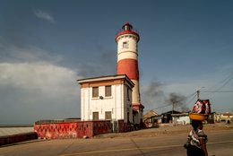 Accra;-Ghana;-Jamestown;-lighthouse;-Jamestown-lighthouse;-tower;-keepers-house;-stone;-architecture;-architectural-detail;-colonial-architecture;-colonial-heritage;-Gold-Coast;-West-Africa;-Gulf-of-Guinea;-historic-district;-fishing-community;-seafront;-documentary-photography;-architectural-photography;-Kaleidos;-Kaleidos-images;-La-parole-à-limage;-Stories-Pictures;-Tarek-Charara